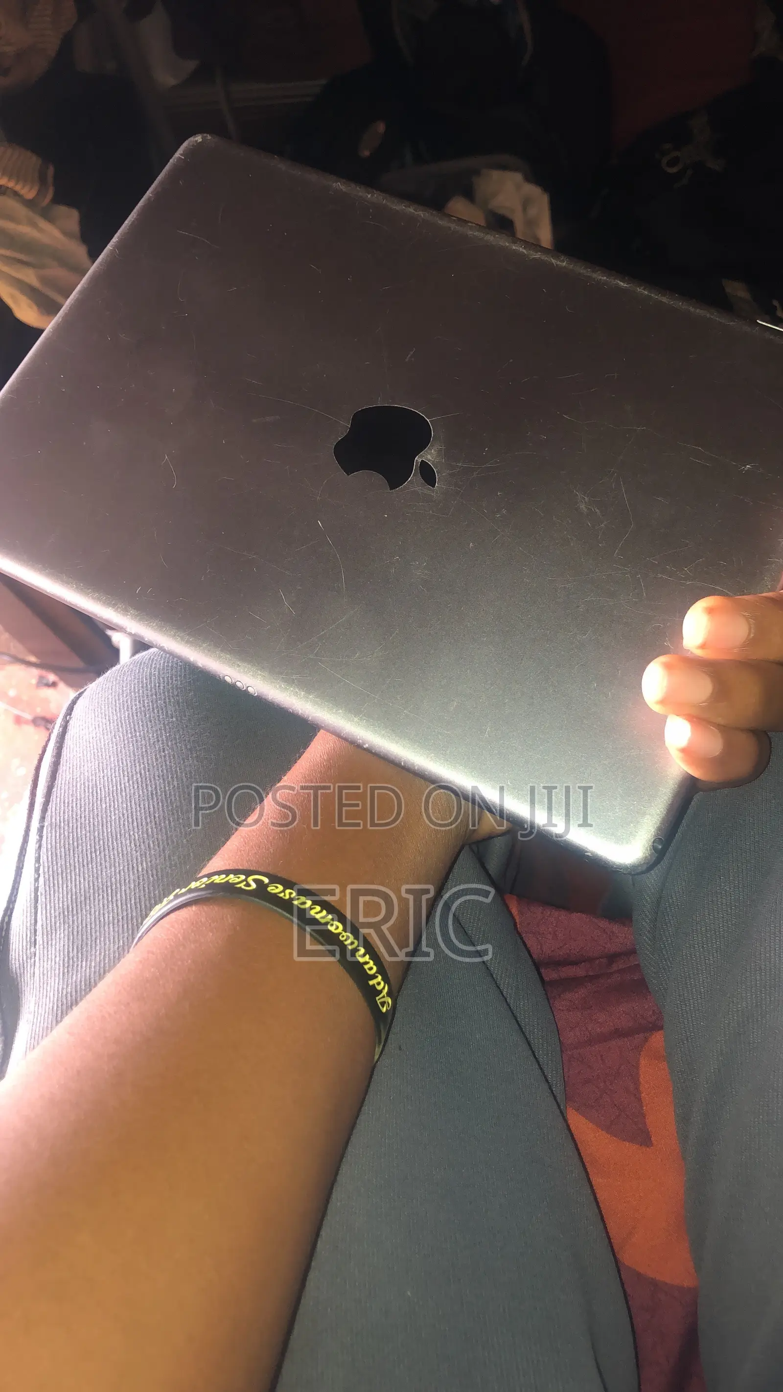Apple iPad Air 64 GB Gray