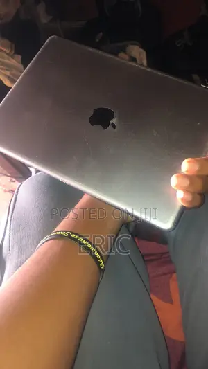 Apple iPad Air 64 GB Gray