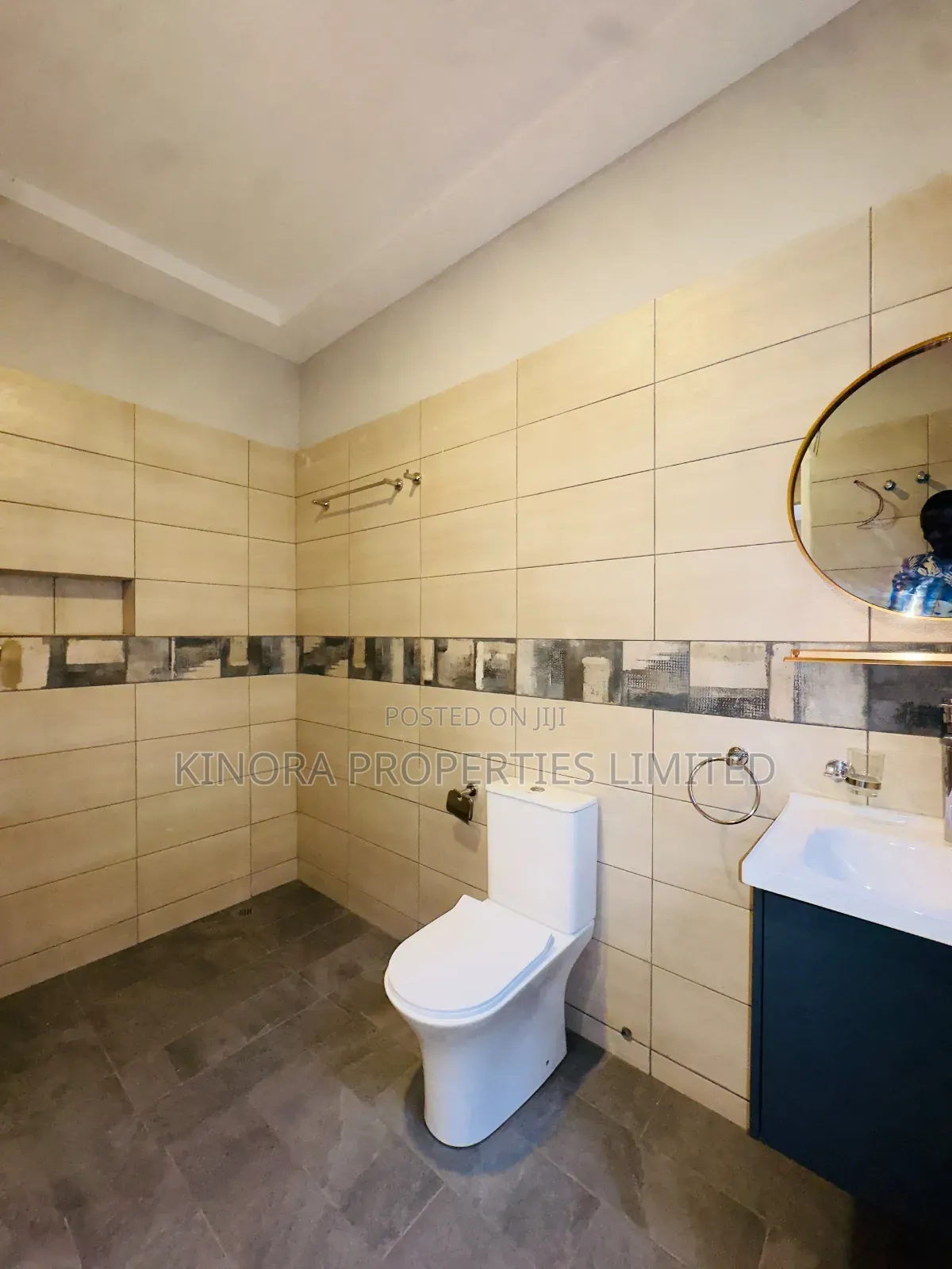 4bdrm Duplex in Hatso Kfc, Papao for sale
