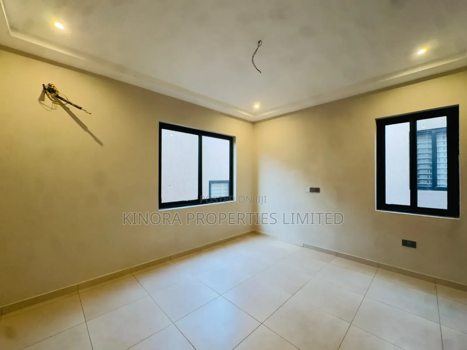 4bdrm Duplex in Hatso Kfc, Papao for sale