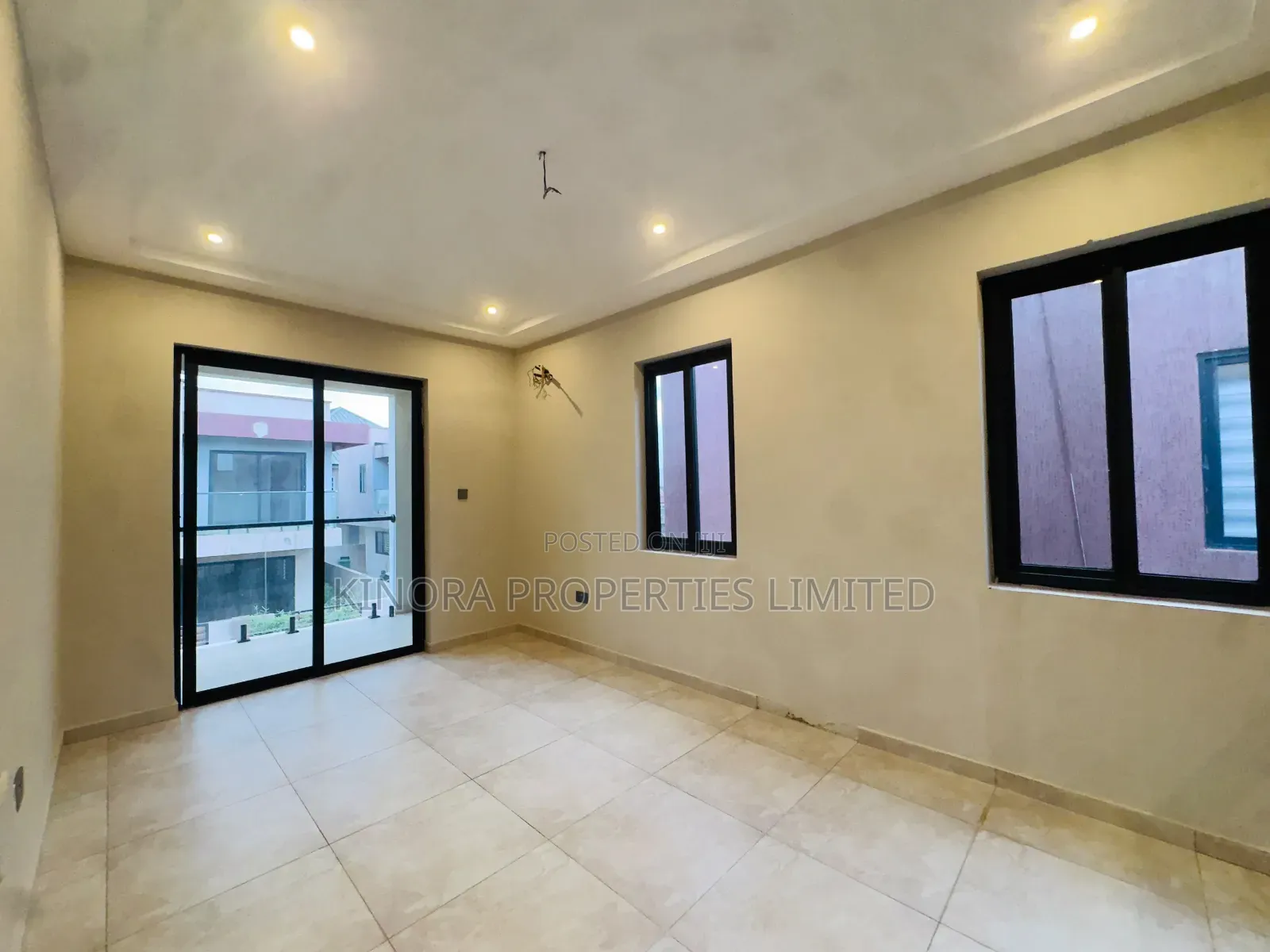 4bdrm Duplex in Hatso Kfc, Papao for sale