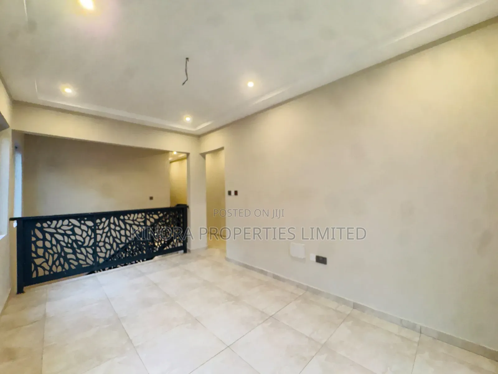 4bdrm Duplex in Hatso Kfc, Papao for sale
