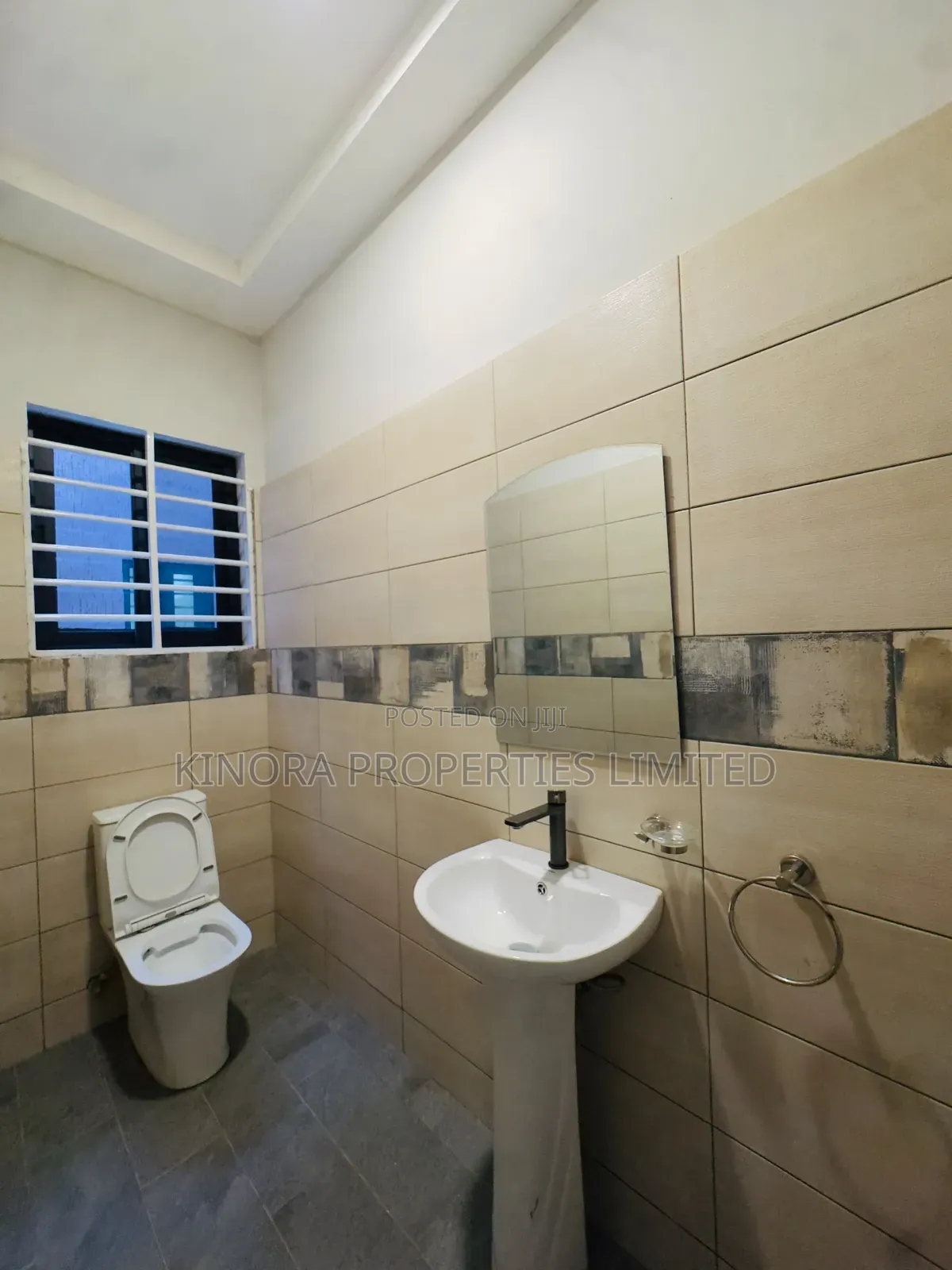 4bdrm Duplex in Hatso Kfc, Papao for sale