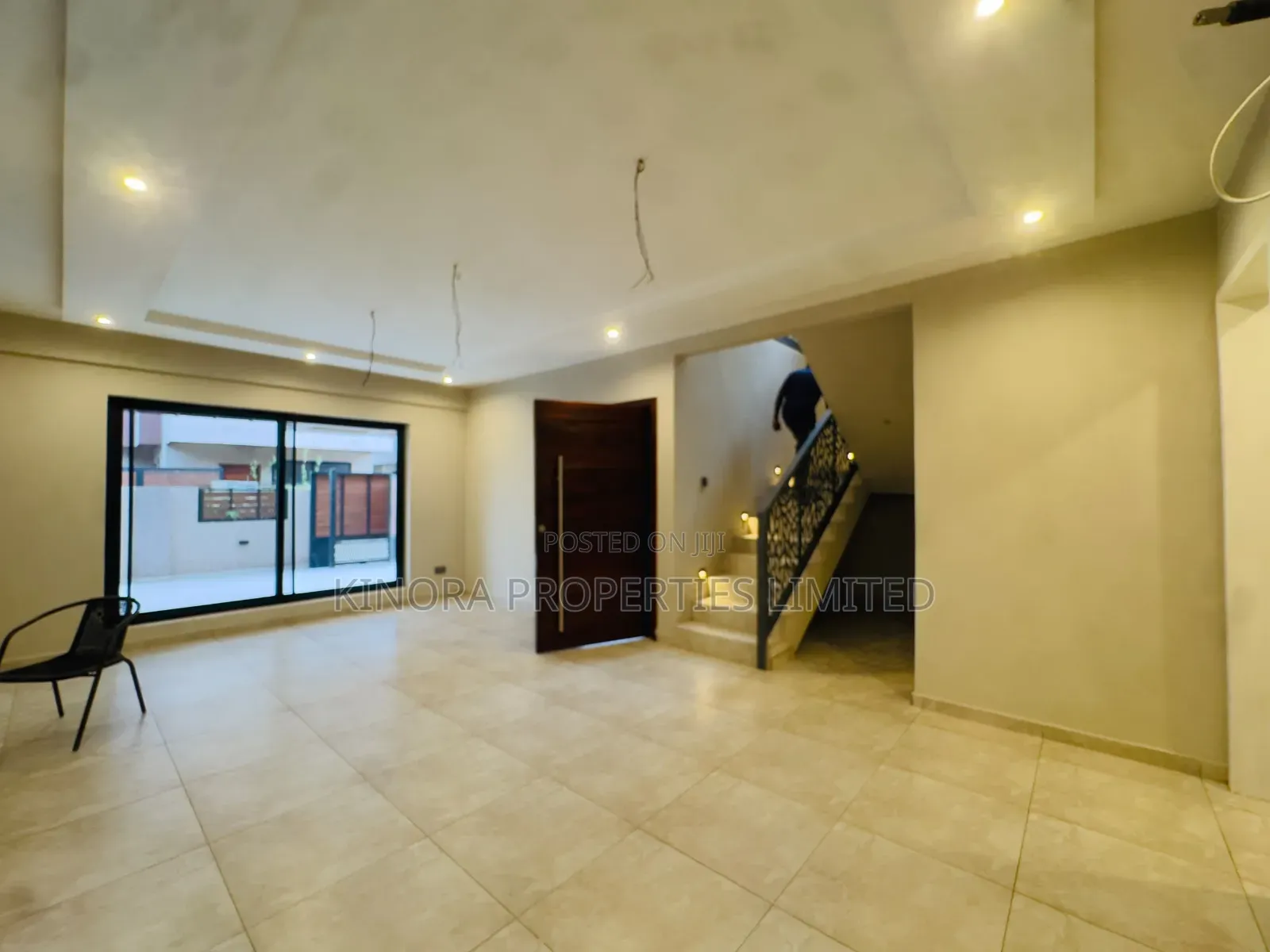 4bdrm Duplex in Hatso Kfc, Papao for sale