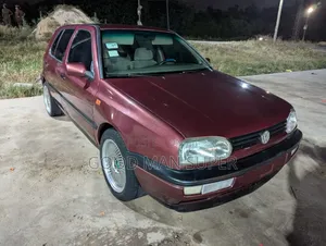 Volkswagen Golf 2000 Burgundy