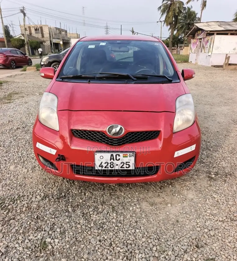 Toyota Vitz 2010 Red