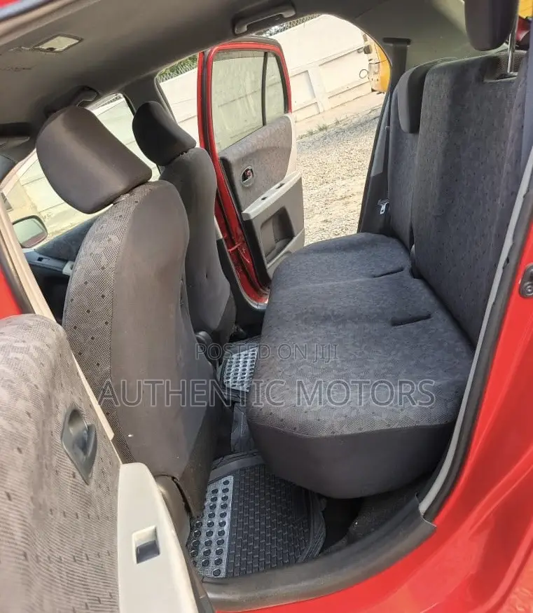 Toyota Vitz 2010 Red