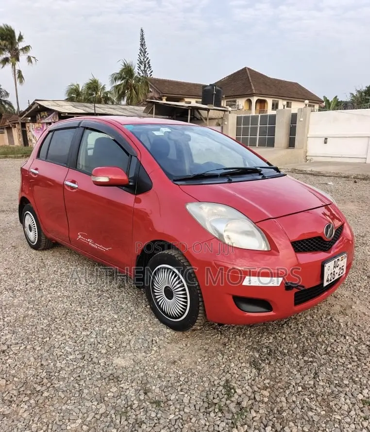 Toyota Vitz 2010 Red