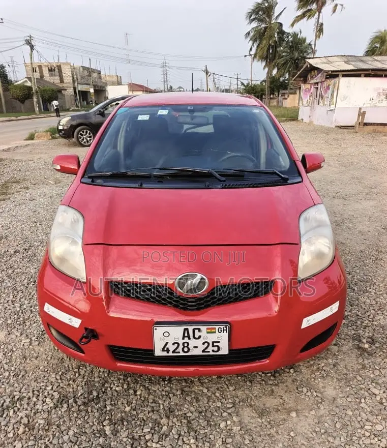 Toyota Vitz 2010 Red