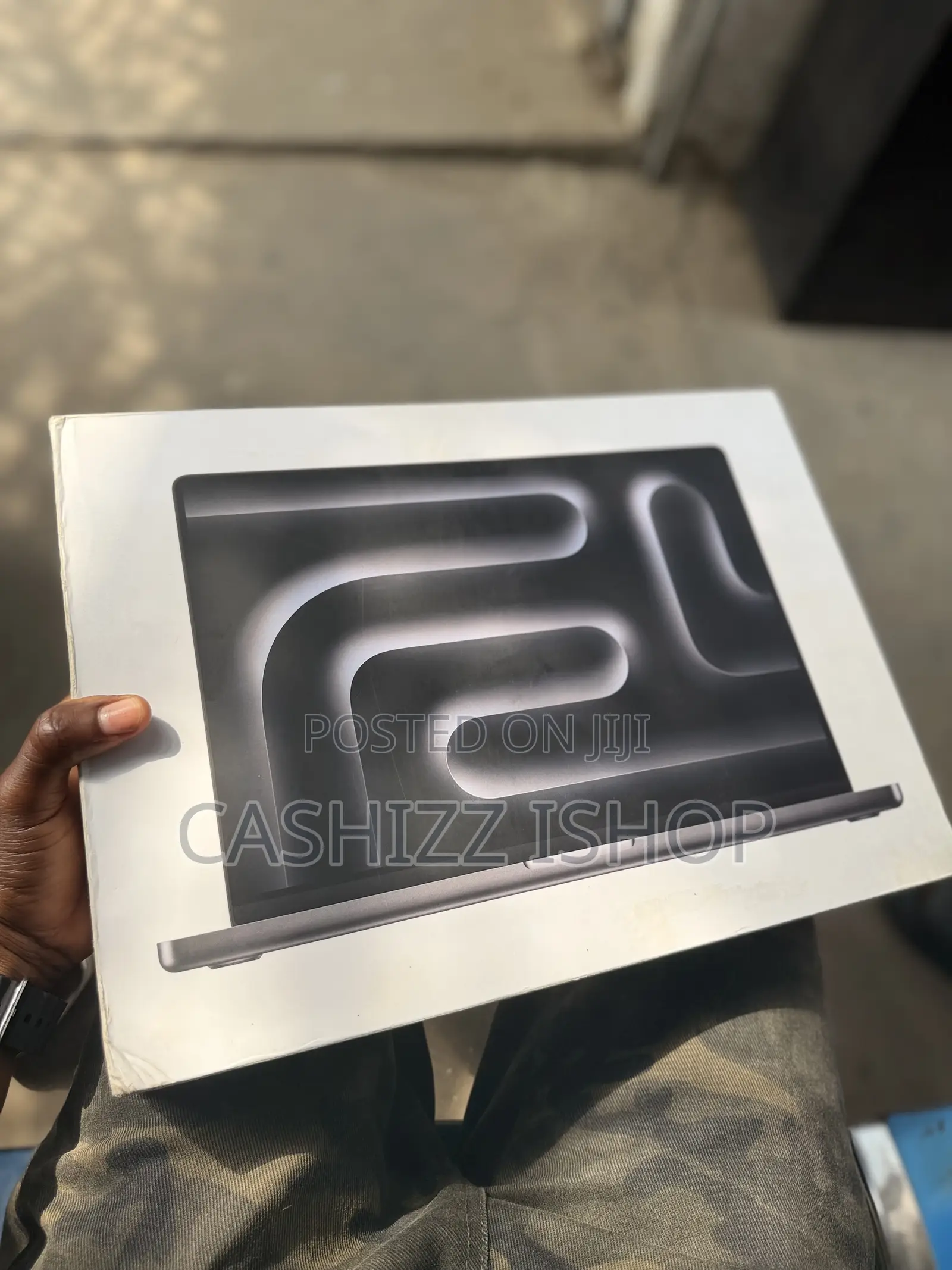 New Laptop Apple MacBook Pro 2023 M3 Pro 36GB Apple M3 Pro SSD 512GB