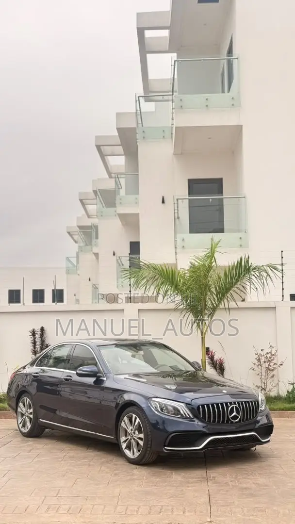 Mercedes-Benz C300 2017 Blue