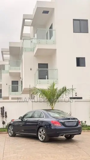 Mercedes-Benz C300 2017 Blue