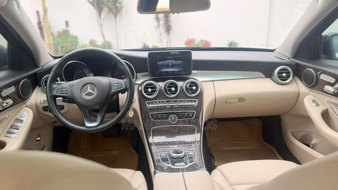 Mercedes-Benz C300 2017 Blue
