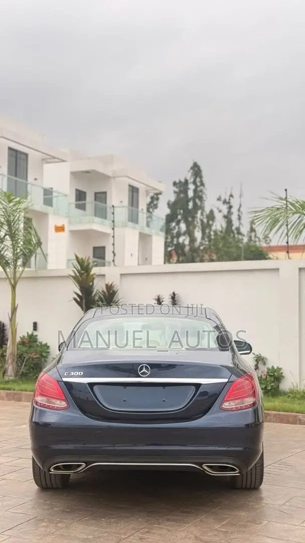 Mercedes-Benz C300 2017 Blue