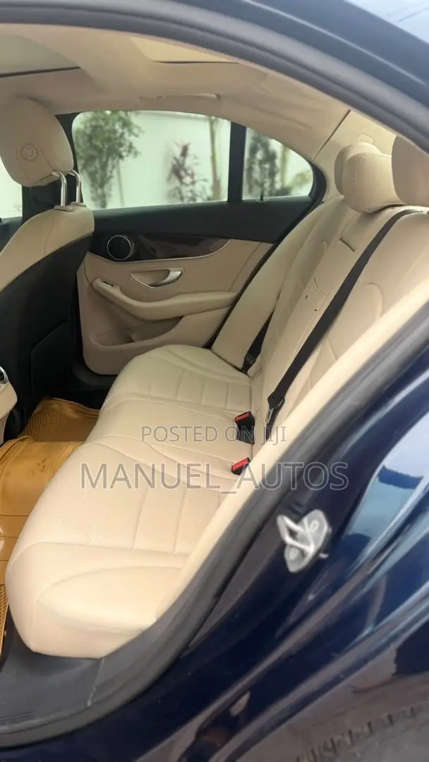 Mercedes-Benz C300 2017 Blue