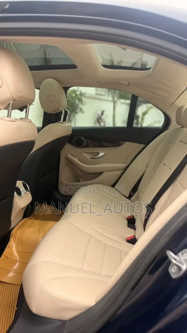 Mercedes-Benz C300 2017 Blue