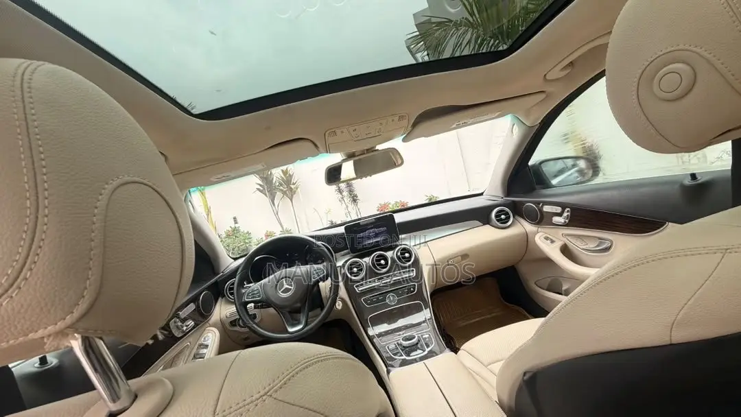 Mercedes-Benz C300 2017 Blue