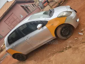 Toyota Vitz 2010 Silver