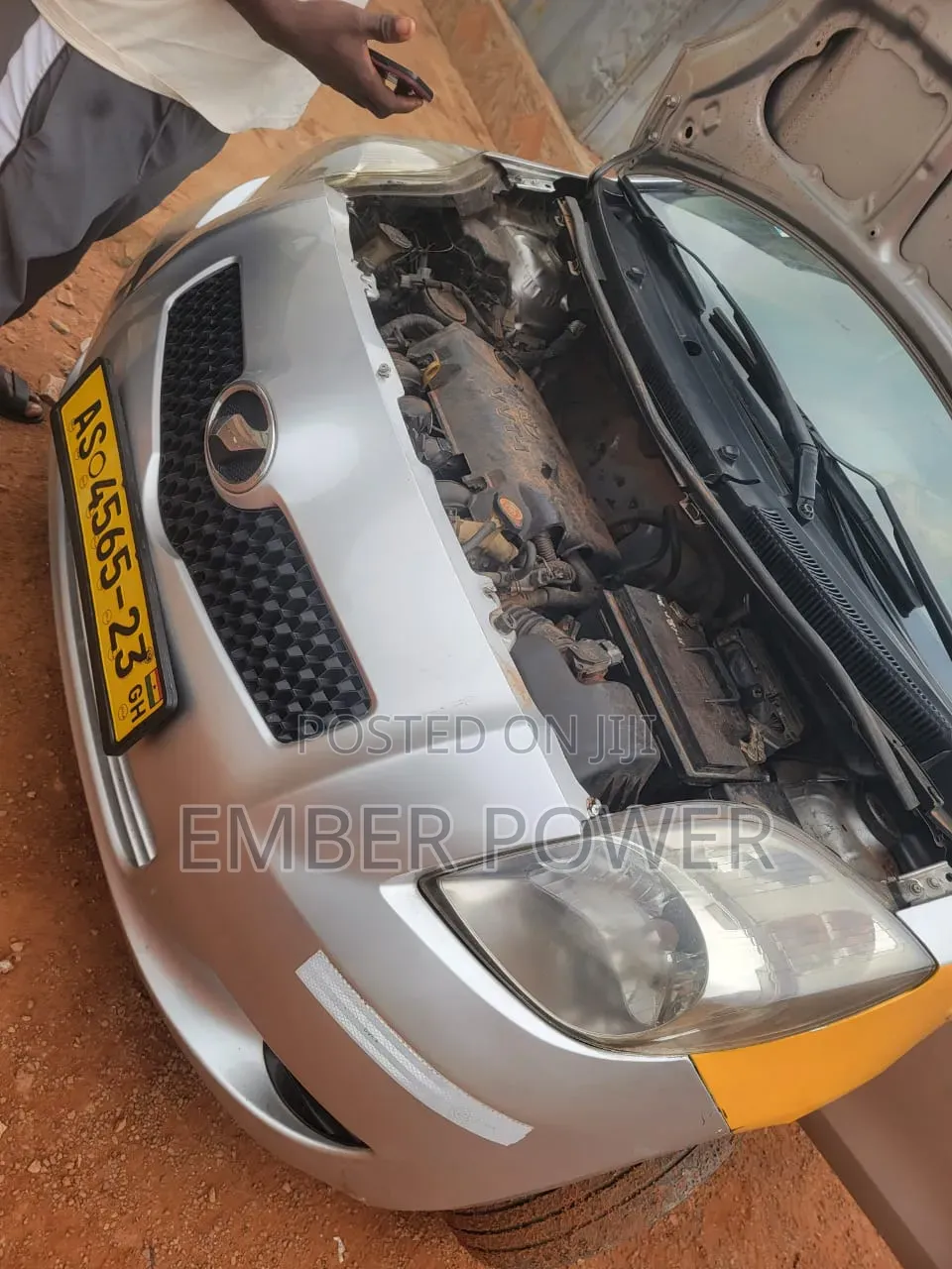 Toyota Vitz 2010 Silver