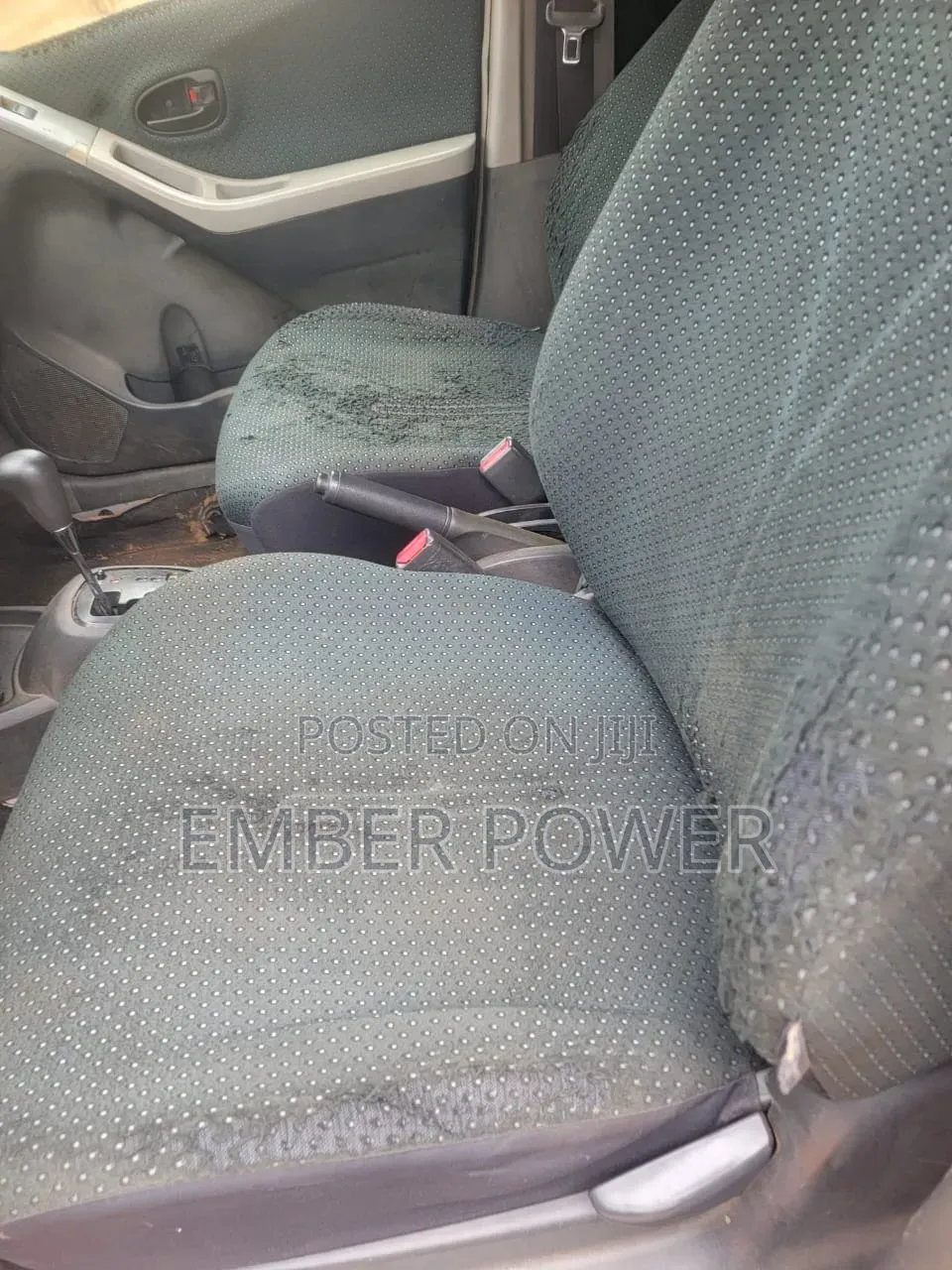 Toyota Vitz 2010 Silver