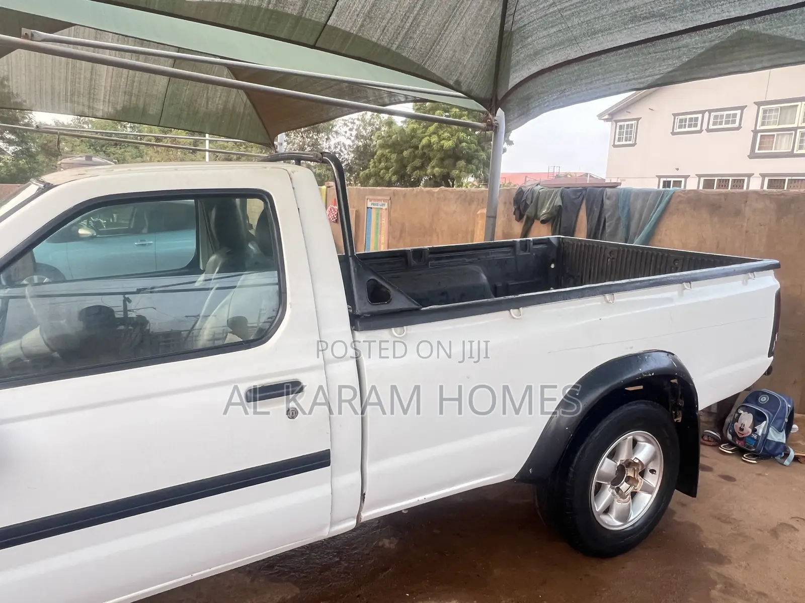 Nissan Hardbody 2002 White