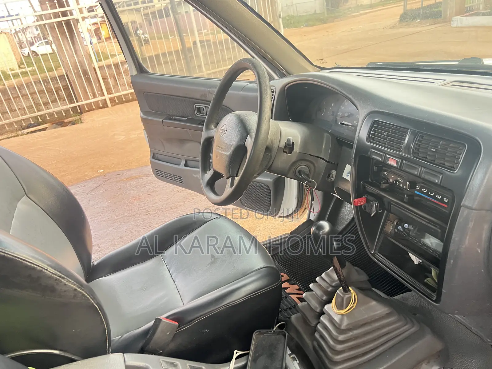 Nissan Hardbody 2002 White