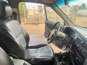 Nissan Hardbody 2002 White