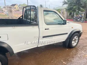 Nissan Hardbody 2002 White