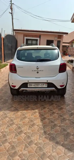 Renault Sandero 2017 White