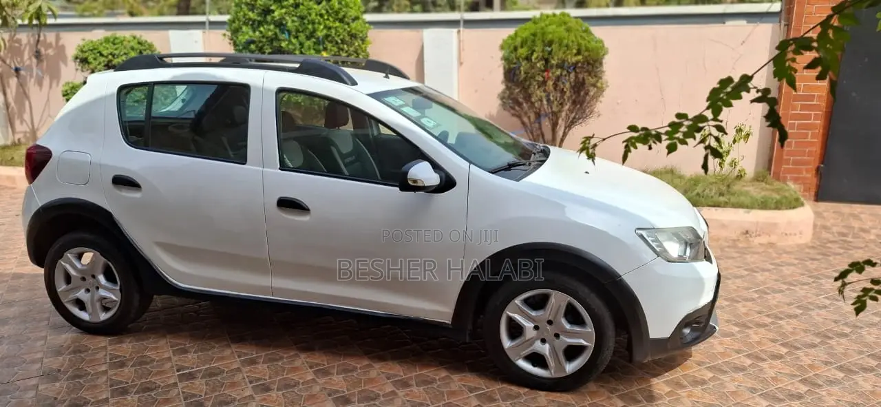 Renault Sandero 2017 White