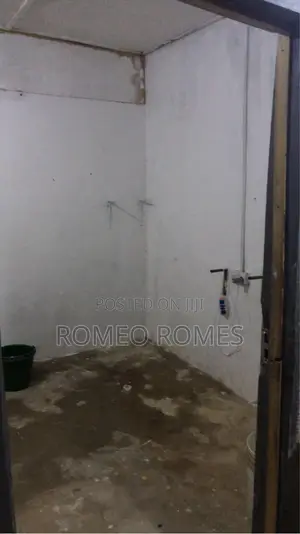 1bdrm Room & Parlour in Manhean Tigo Pole for rent
