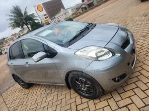 Toyota Vitz 2010 Gray
