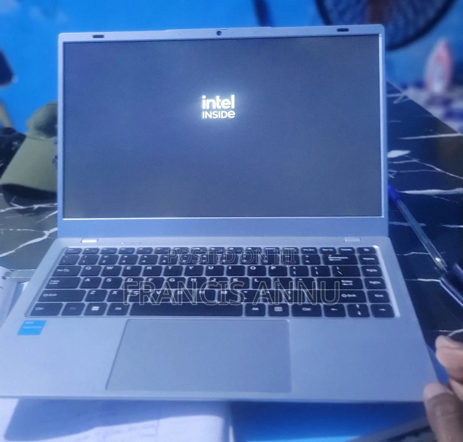 Laptop 8GB Intel HDD+SSD 256GB