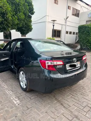 Toyota Camry SE 4dr Sedan (2.5L 4cyl 6A) 2014 Blue