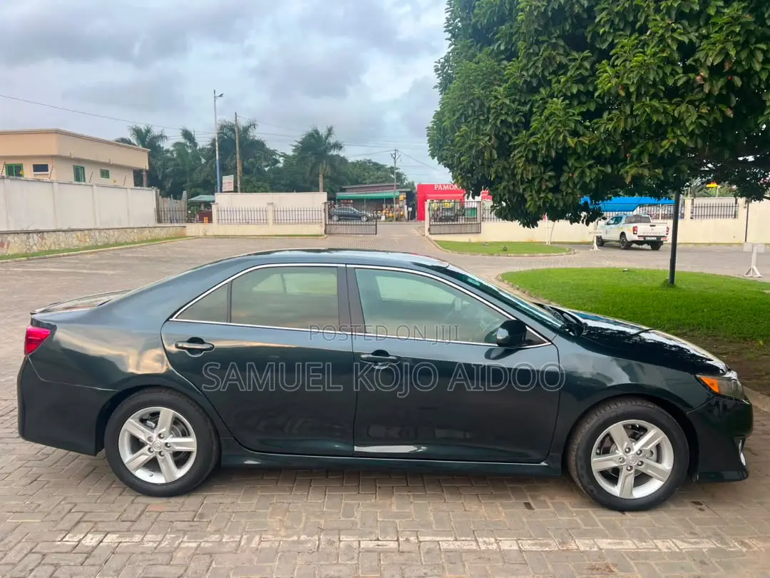 Toyota Camry SE 4dr Sedan (2.5L 4cyl 6A) 2014 Blue
