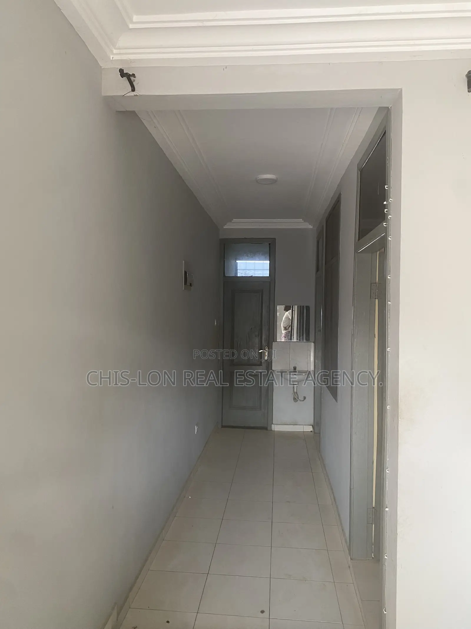 2bdrm Bedsitter in Chislon Broker’S, Adam Nana for rent