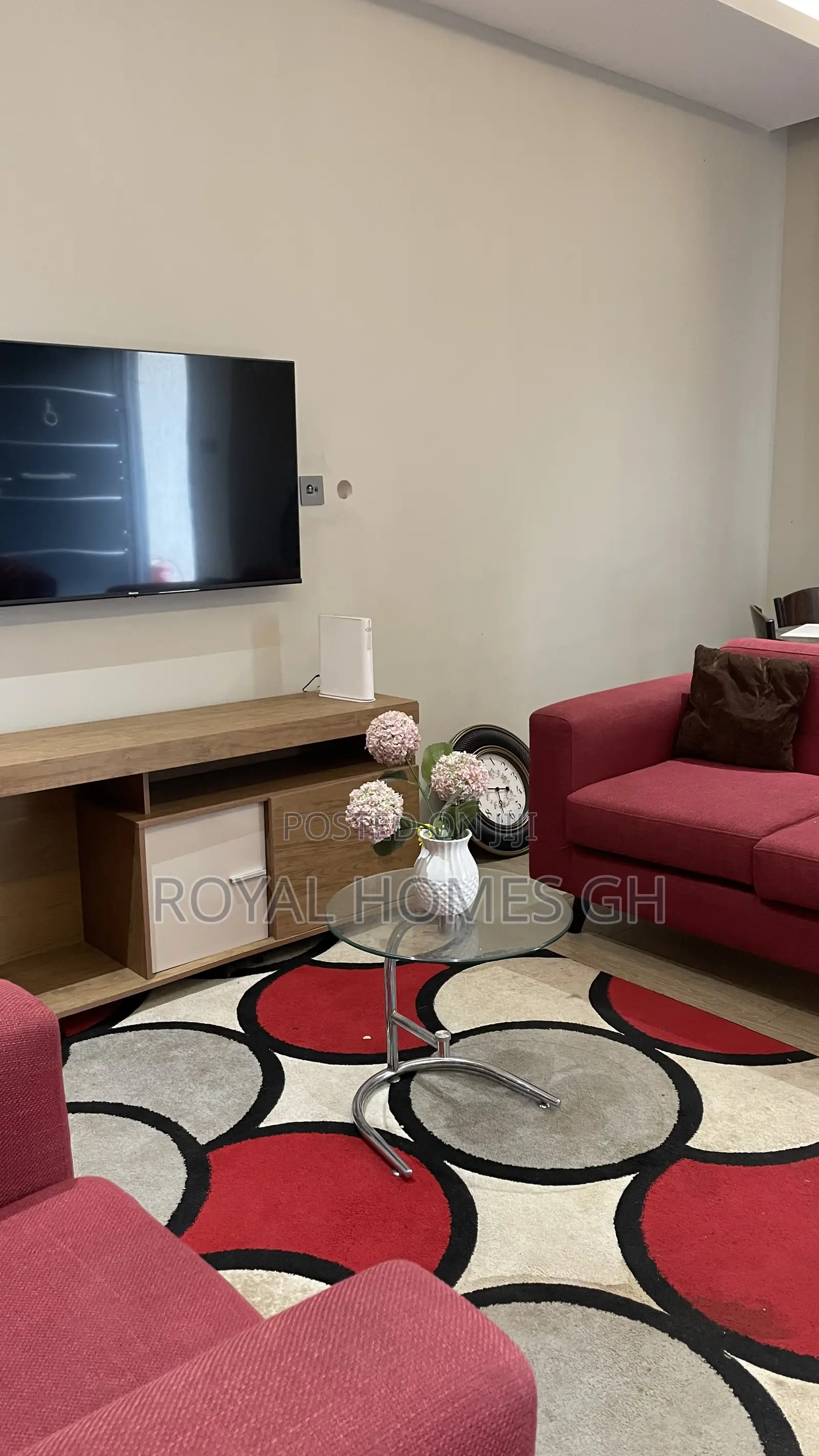 Furnished 4bdrm Townhouse / Terrace in Royal Homes Gh, East Legon