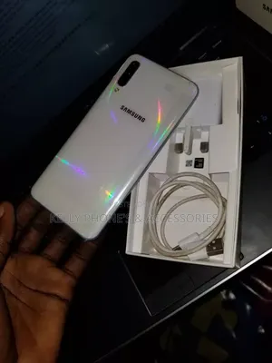 New Samsung Galaxy A50 64 GB White
