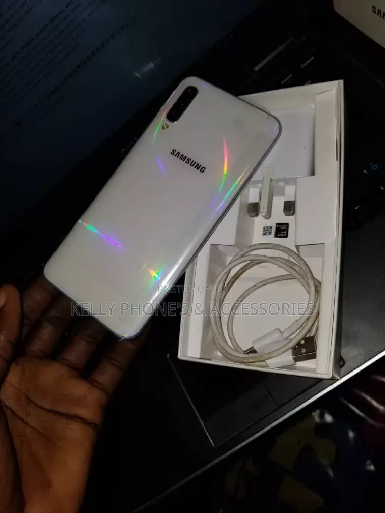 New Samsung Galaxy A50 64 GB White