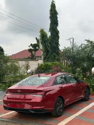 Hyundai Elantra 2021 Red