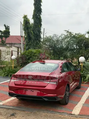 Hyundai Elantra 2021 Red
