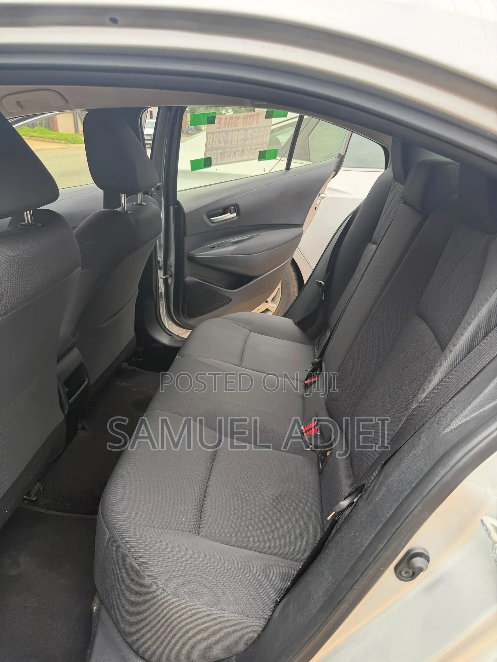 Toyota Corolla LE 2020 Silver