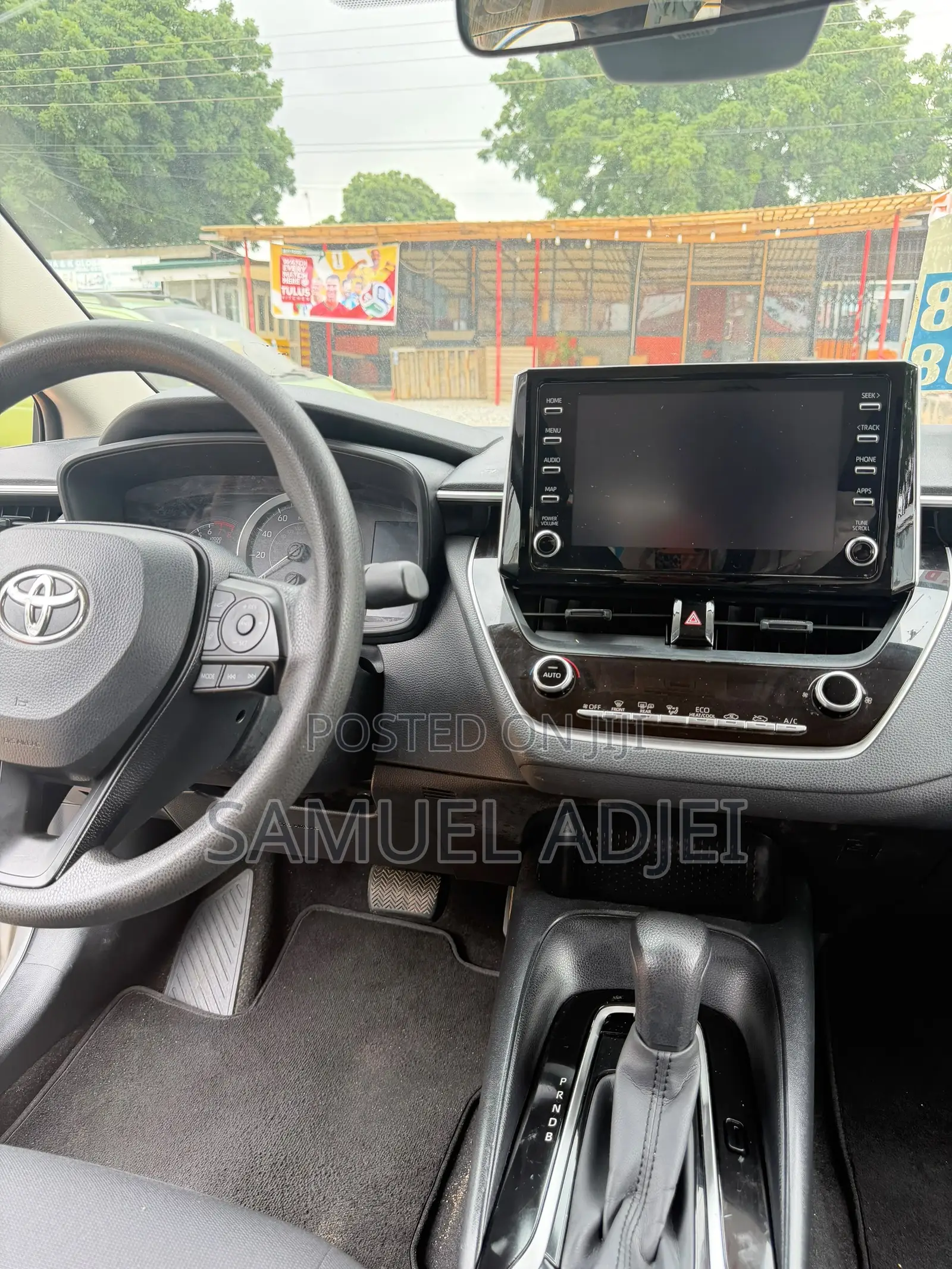 Toyota Corolla LE 2020 Silver