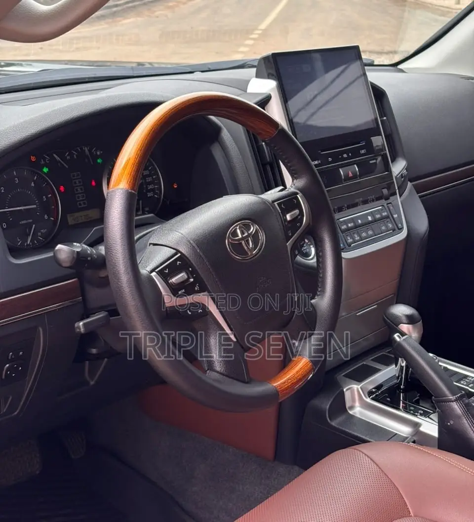 Toyota Land Cruiser 4.5 V8 GXR 2021 Black