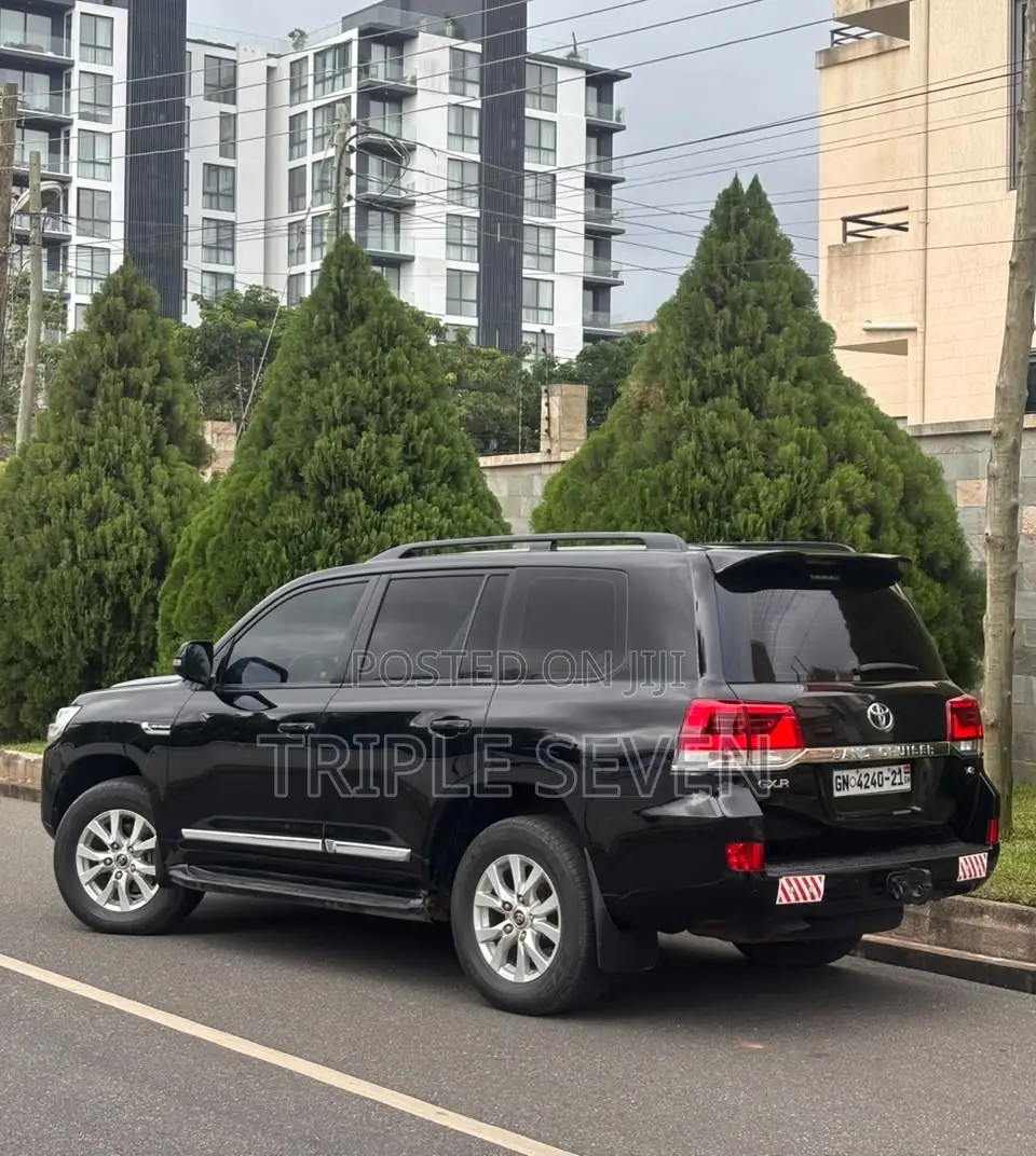 Toyota Land Cruiser 4.5 V8 GXR 2021 Black