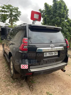 Toyota Land Cruiser Prado 2022 Black
