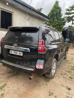 Toyota Land Cruiser Prado 2022 Black