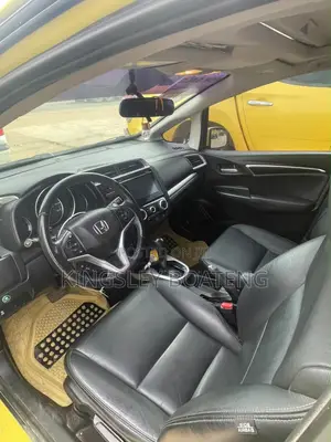 Honda Fit 2016 Yellow
