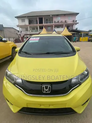 Honda Fit 2016 Yellow