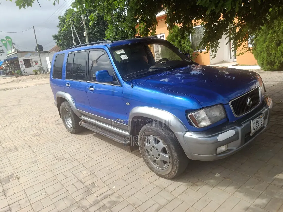 Isuzu Trooper 2000 Blue